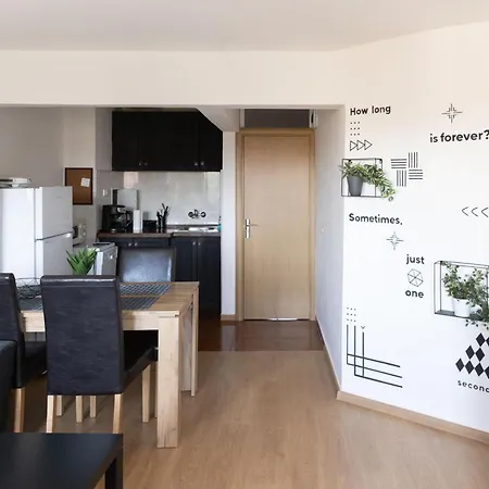 Lovely 1bd Flat Near The Sea Garden By Flat Mаnаger Apartman